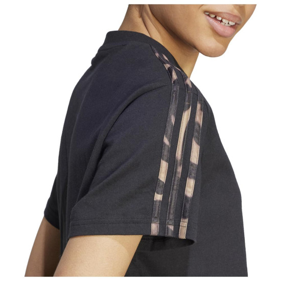 Adidas Γυναικεία κοντομάνικη μπλούζα Vibrant Print 3-Stripes Crop Tee Adidas Γυναικεία κοντομάνικη μπλούζα Vibrant Print 3-Stripes Crop Tee